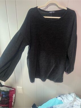Women’s Black Crew Neck Sweater - Classic Everyday Pullover